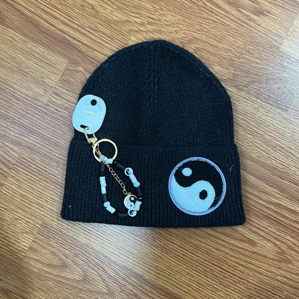 Yin yang beanie hat and key chain